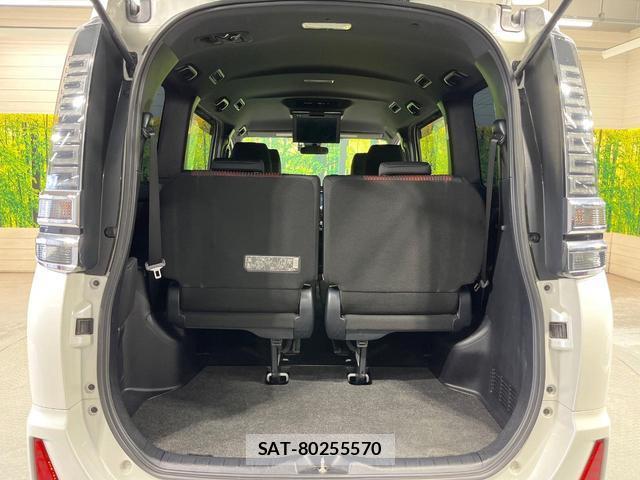 Toyota VOXY 2017-11 8730366-9