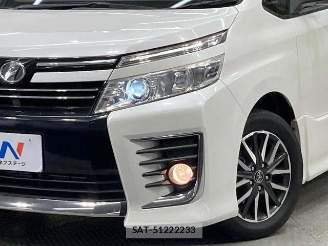 Toyota VOXY 2016-01 8730377-12