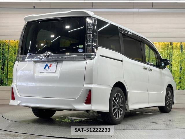 Toyota VOXY 2016-01 8730377-16