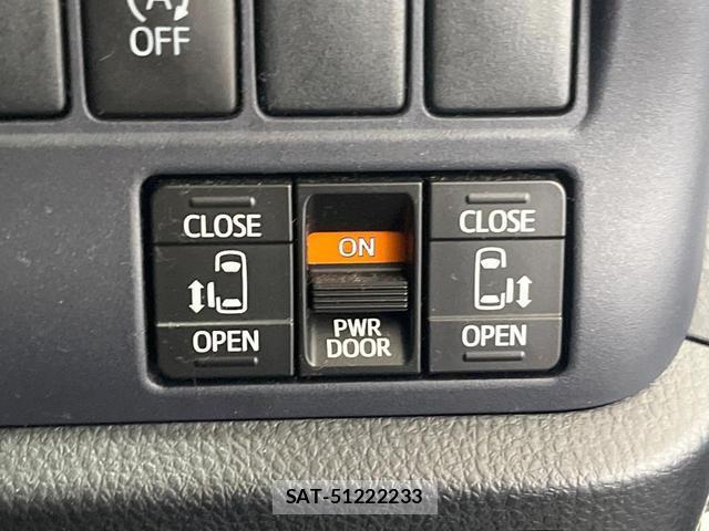 Toyota VOXY 2016-01 8730377-3