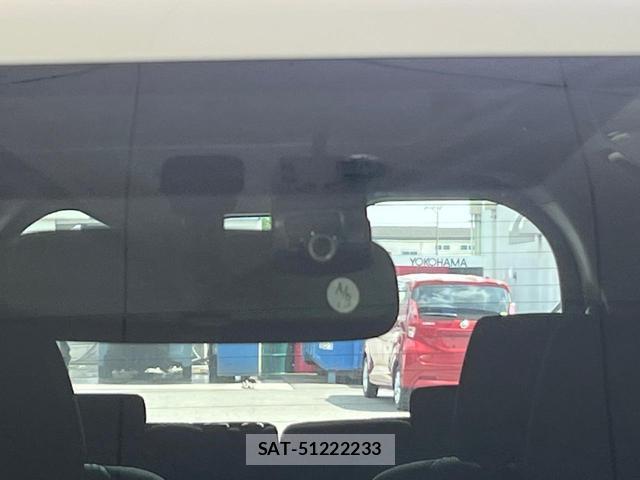 Toyota VOXY 2016-01 8730377-5