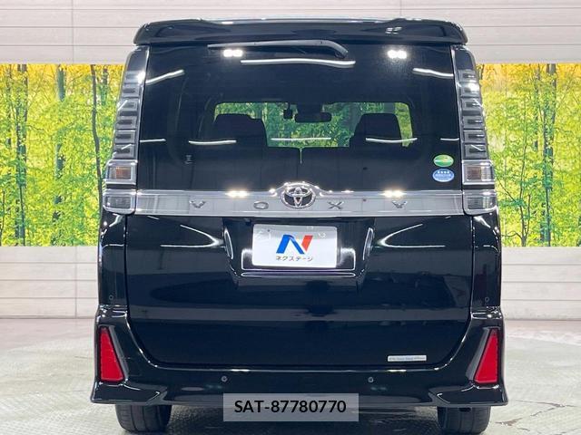 Toyota VOXY 2019-08 8730385-15