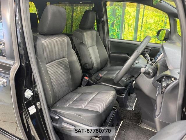 Toyota VOXY 2019-08 8730385-7