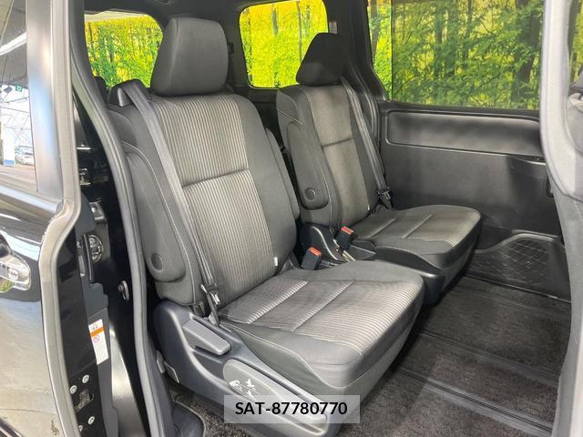 Toyota VOXY 2019-08 8730385-8