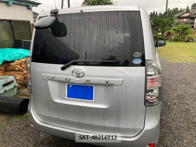 Toyota VOXY 2008-01 8730476-12