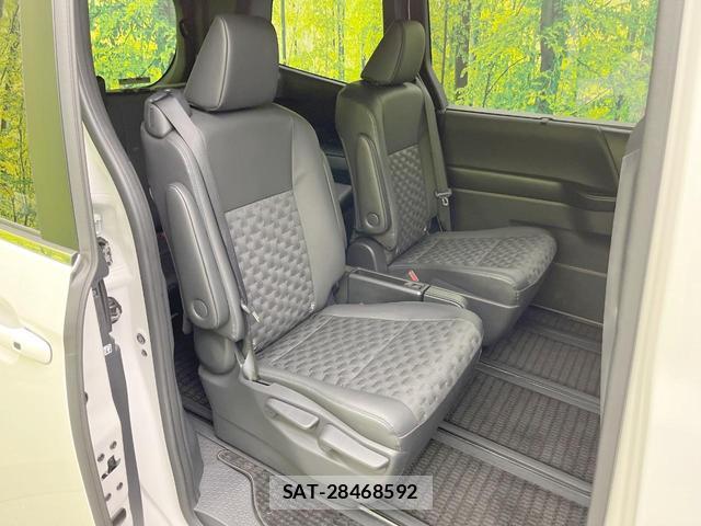 Toyota VOXY 2025-01 8730483-8