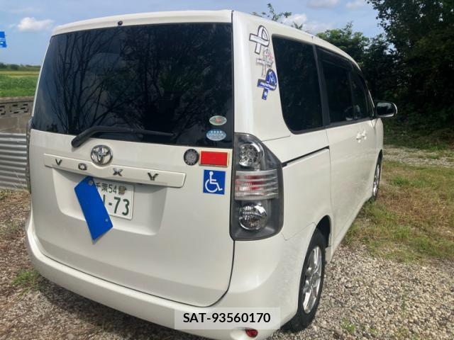 Toyota VOXY 2008-07 8730675-13
