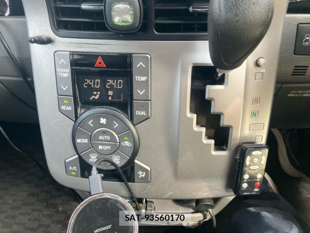 Toyota VOXY 2008-07 8730675-15