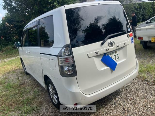 Toyota VOXY 2008-07 8730675-2
