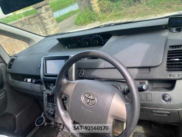 Toyota VOXY 2008-07 8730675-5