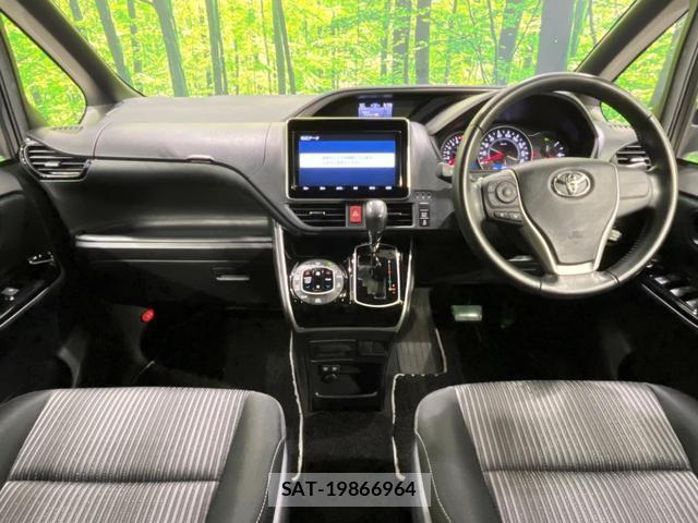 Toyota VOXY 2019-02 8730692-1