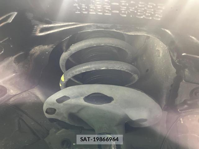 Toyota VOXY 2019-02 8730692-19