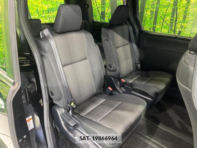 Toyota VOXY 2019-02 8730692-8