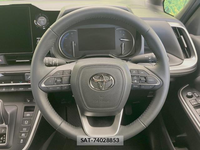 Toyota VOXY 2025-11 8730801-11