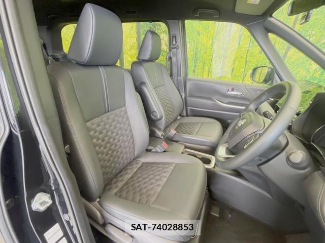 Toyota VOXY 2025-11 8730801-7
