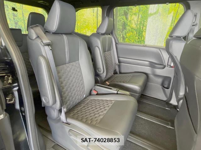 Toyota VOXY 2025-11 8730801-8