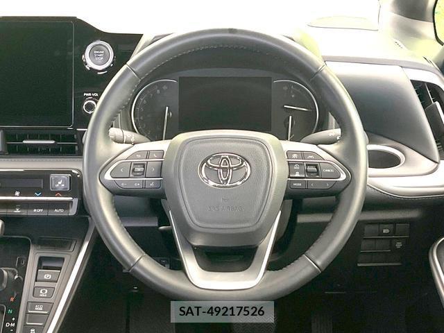 Toyota VOXY 2022-10 8730810-11