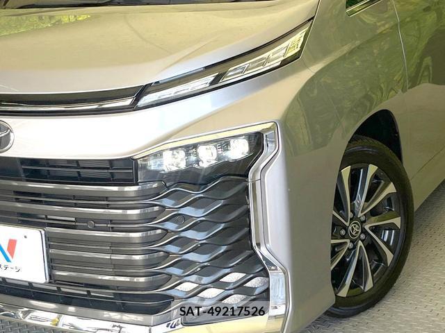 Toyota VOXY 2022-10 8730810-12