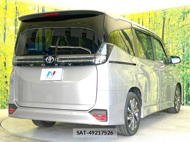 Toyota VOXY 2022-10 8730810-17