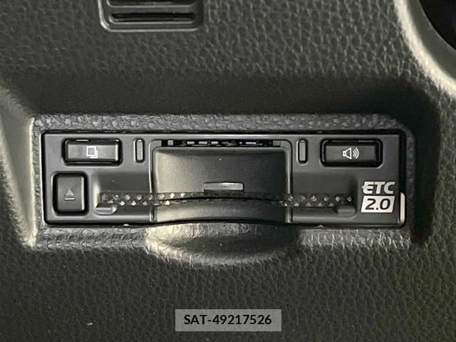 Toyota VOXY 2022-10 8730810-6