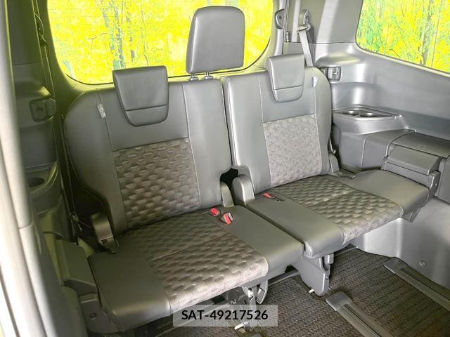 Toyota VOXY 2022-10 8730810-9