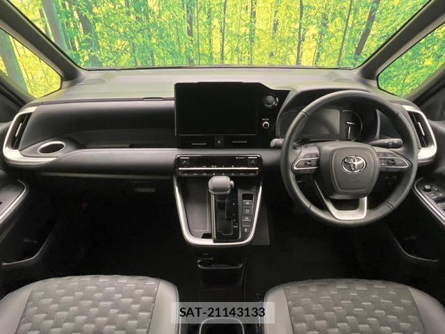 Toyota VOXY 2024-04 8730825-1