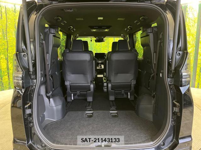 Toyota VOXY 2024-04 8730825-10