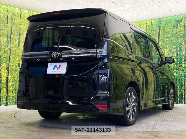 Toyota VOXY 2024-04 8730825-16