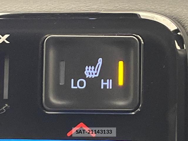 Toyota VOXY 2024-04 8730825-6