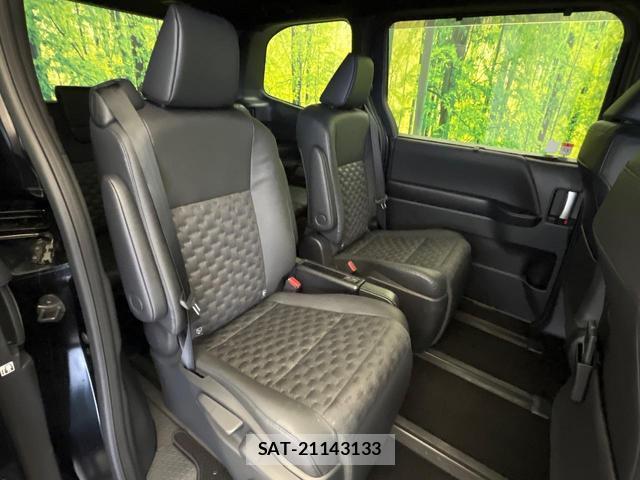 Toyota VOXY 2024-04 8730825-8