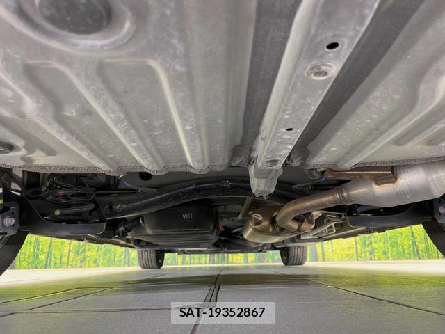 Toyota VOXY 2023-03 8730881-18