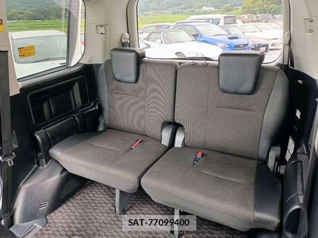 Toyota VOXY 2012-11 8730895-6