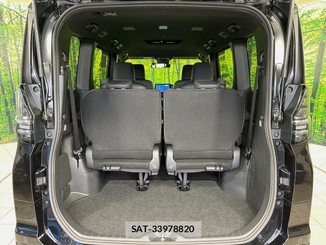Toyota VOXY 2023-06 8730927-10