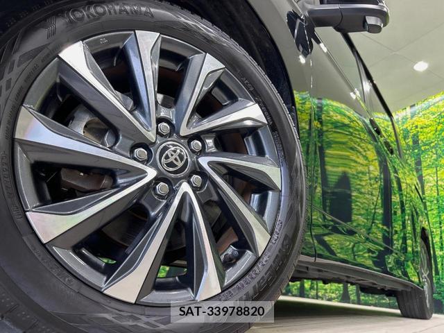Toyota VOXY 2023-06 8730927-13