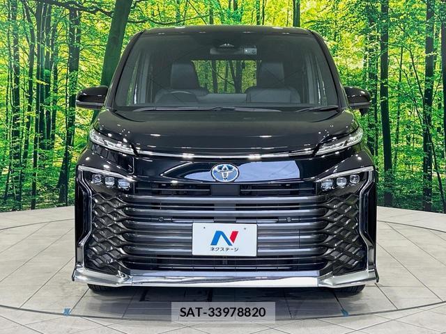 Toyota VOXY 2023-06 8730927-14