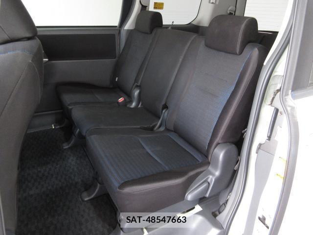 Toyota VOXY 2010-01 8730938-16