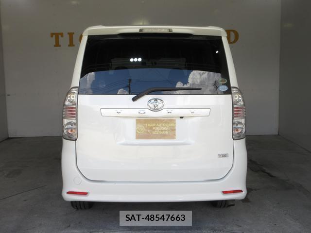 Toyota VOXY 2010-01 8730938-7