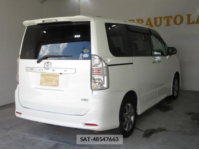 Toyota VOXY 2010-01 8730938-8