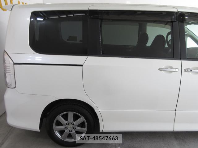 Toyota VOXY 2010-01 8730938-9