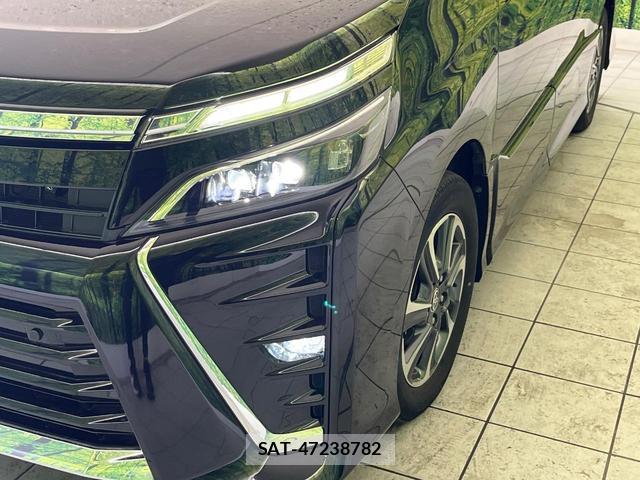 Toyota VOXY 2021-07 8730952-12