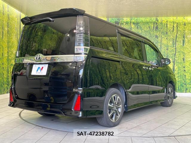 Toyota VOXY 2021-07 8730952-17