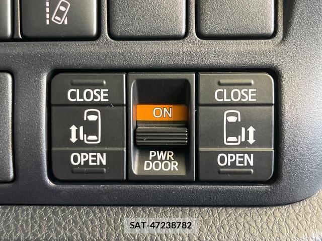 Toyota VOXY 2021-07 8730952-4