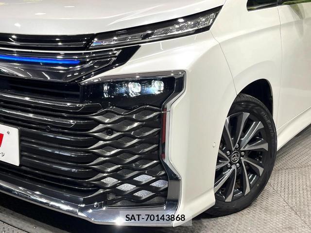 Toyota VOXY 2023-02 8730985-12