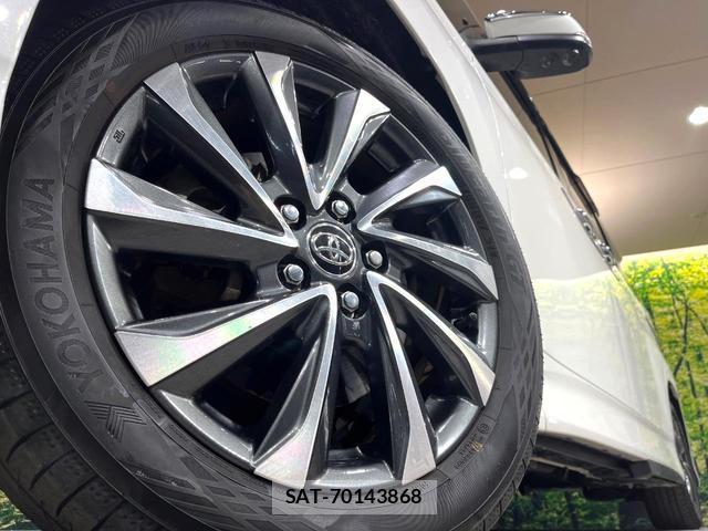 Toyota VOXY 2023-02 8730985-13