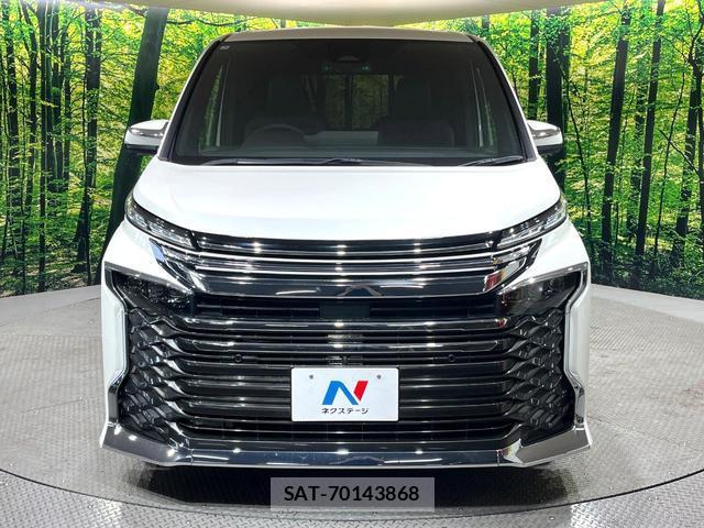 Toyota VOXY 2023-02 8730985-14