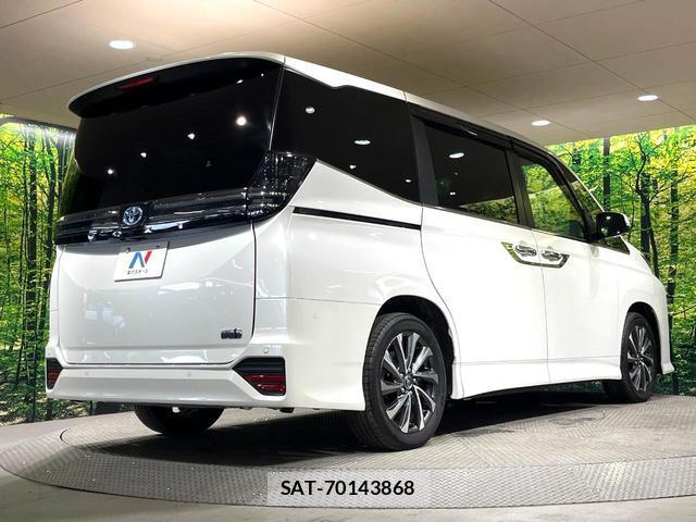 Toyota VOXY 2023-02 8730985-17