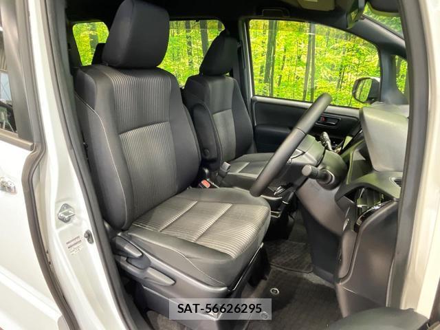 Toyota VOXY 2020-02 8731090-7