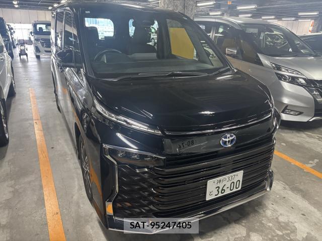 Toyota VOXY 2024-11 8731121-0