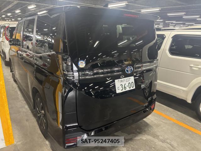 Toyota VOXY 2024-11 8731121-1