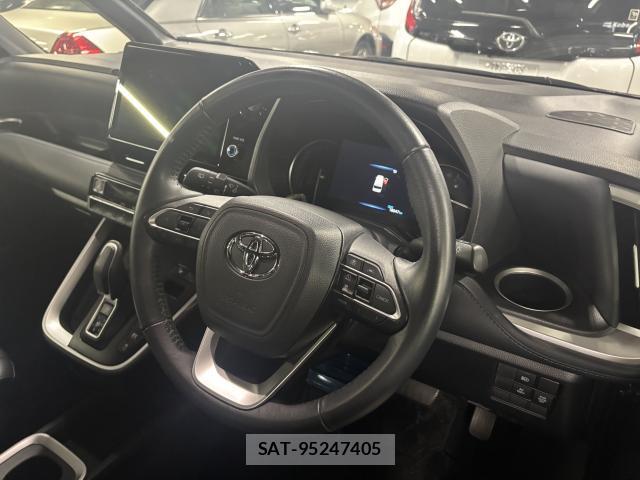 Toyota VOXY 2024-11 8731121-2